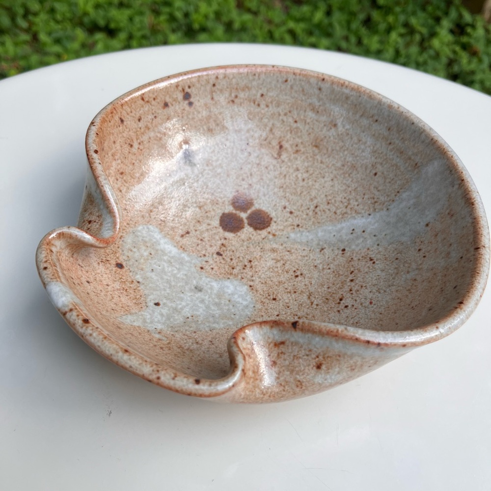 Studio Pottery Spout/petal Bowl Glazed Japanese Shinoware features Red/beige